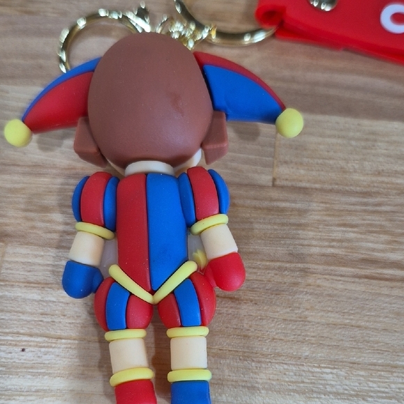 POMNI Jester Keychain, The Amazing Digital Circus - Picture 3 of 5